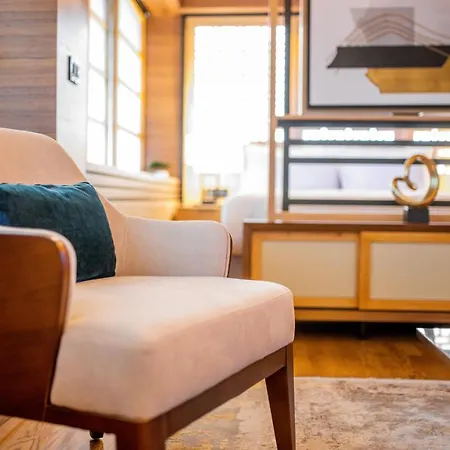 Hanami Design Hotel 4*