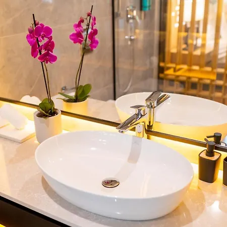 Hanami Design Hotel 4*