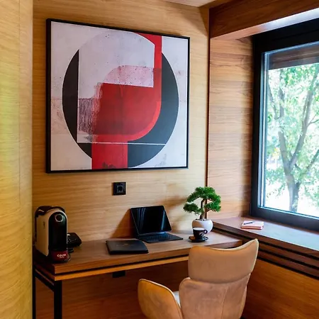 Hanami Design Hotel 4*